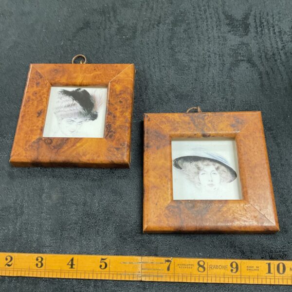 Antique pair of burr walnut miniature frames for portraits.