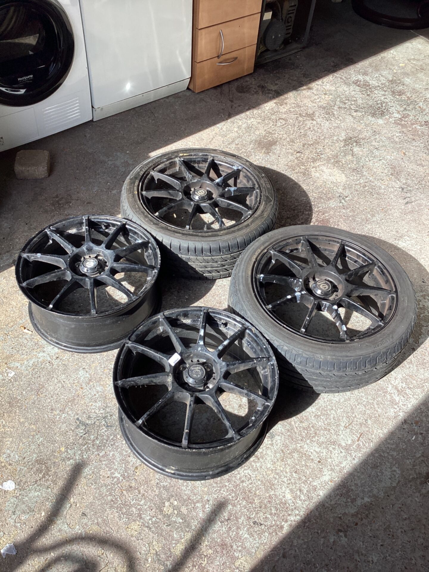 1332 Four car wheels for refurbishment