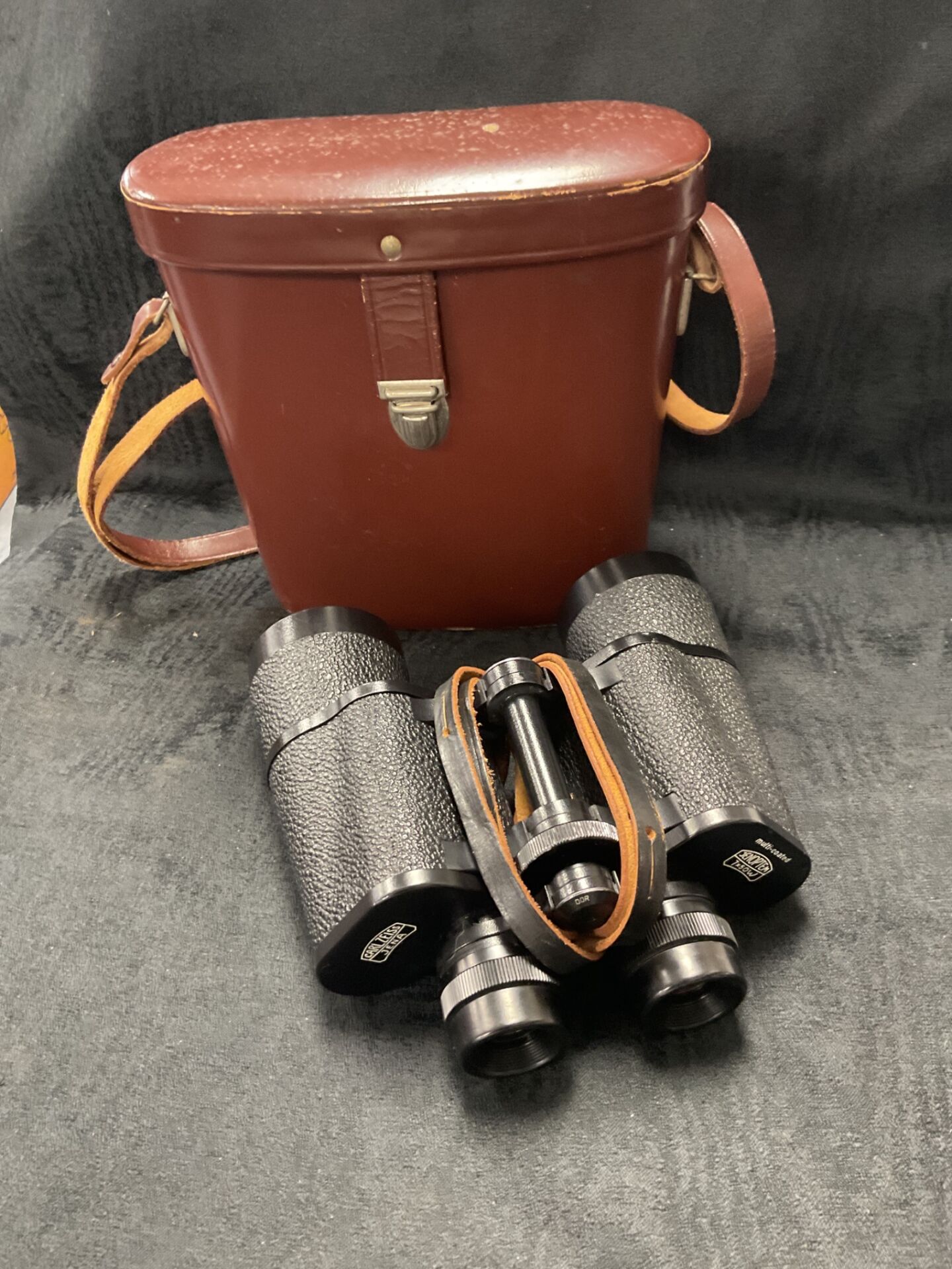 972 Pair ofvCarl Zeiss Jena Jenoptem 7×50 W Binoculars in leather Case