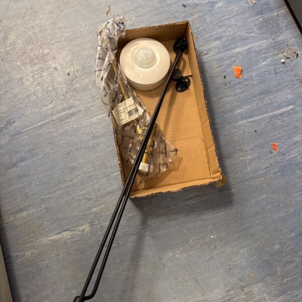 Door stay latches, motion sensor, and vf01 hp float valve lot.