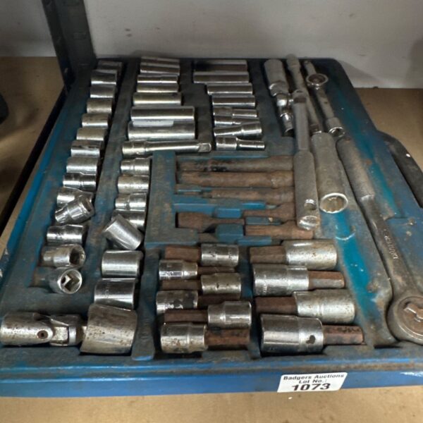 Vintage Draper socket set in original case, workshop tools.