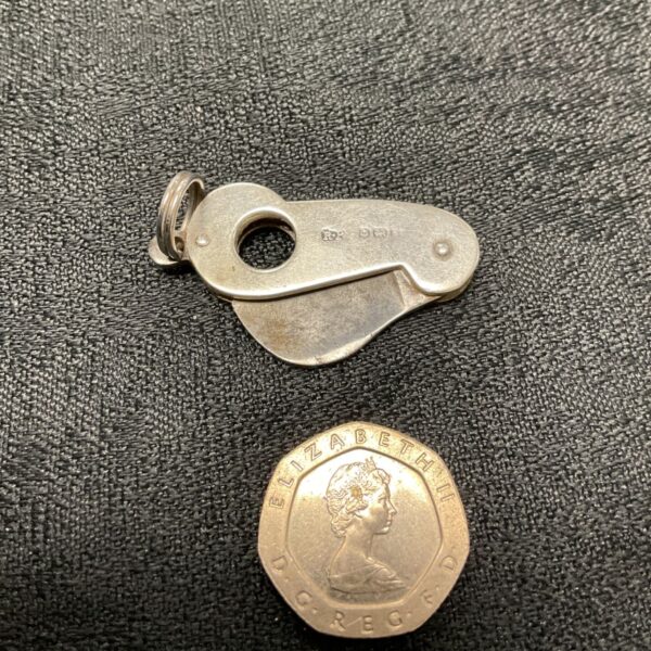 Antique Edwardian silver cheroot cutter with a 1905 hallmark.