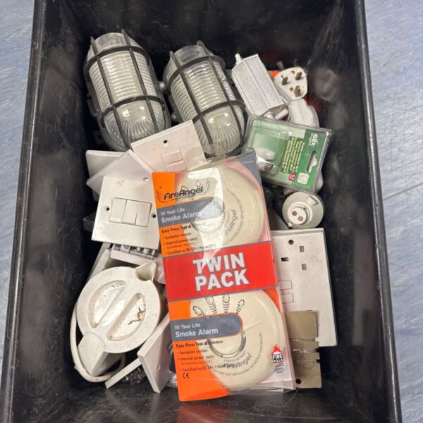 Mixed lot of electrical components including a Fire Angel fire alarm.