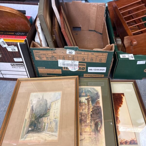 Mixed lot of vintage framed prints and artworks for wall decoration.