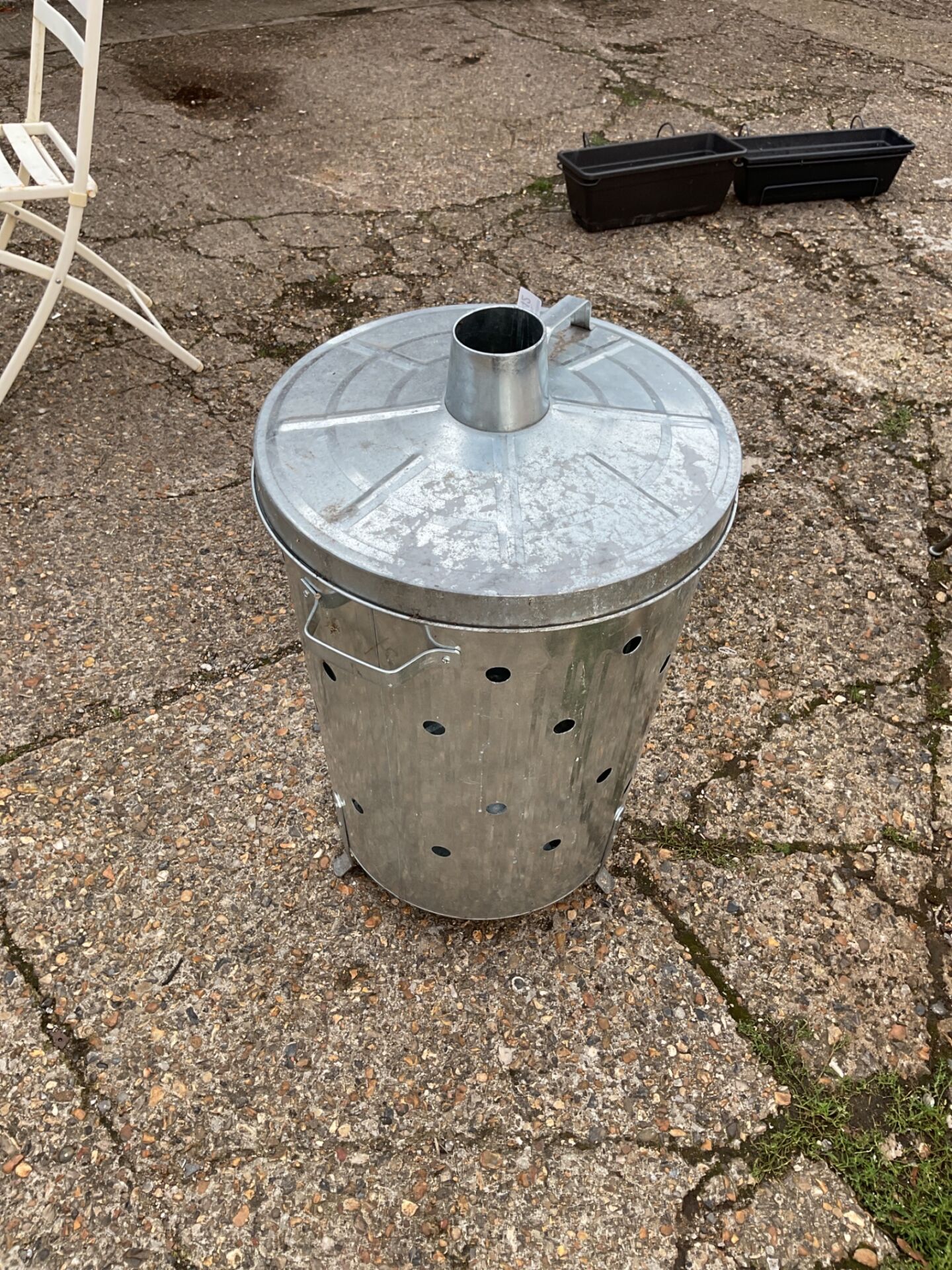1142 Galvanised Incinerator