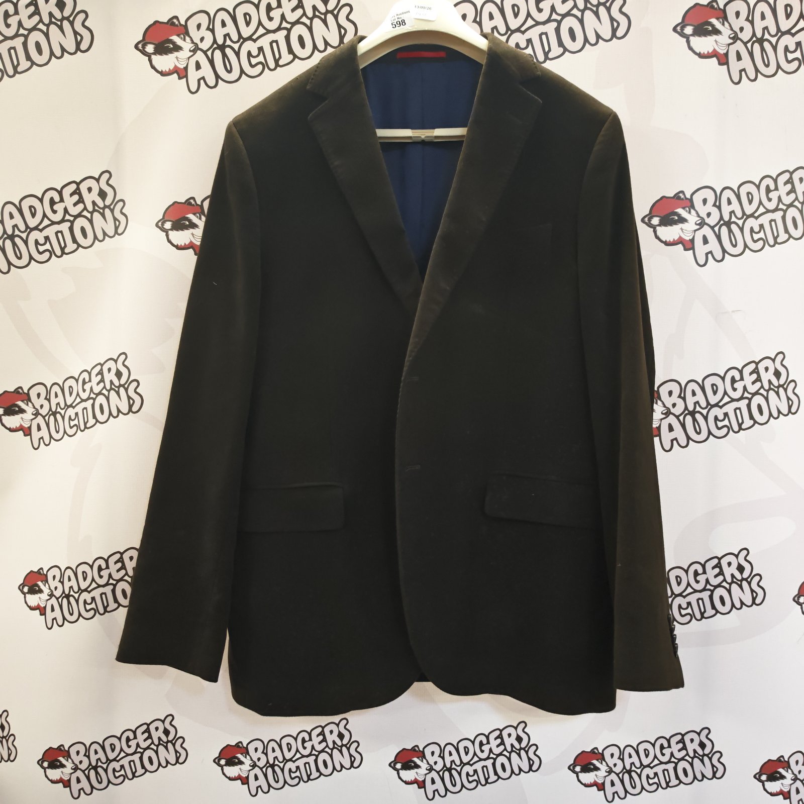 Black Gant jacket size 52, a stylish men's tailored coat.
