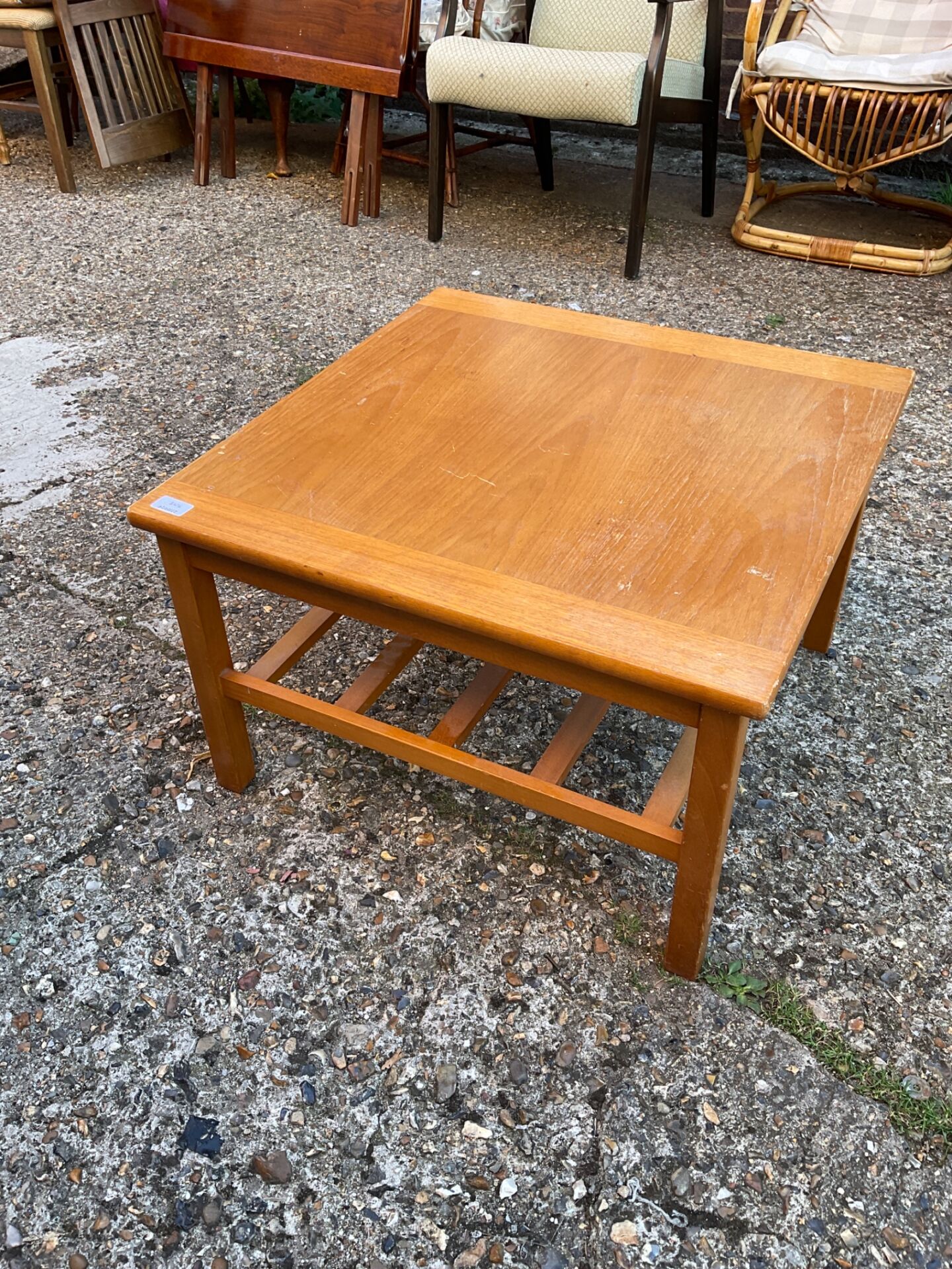 1371 Gibbs Square coffee table with magazine rack 24”x24”
