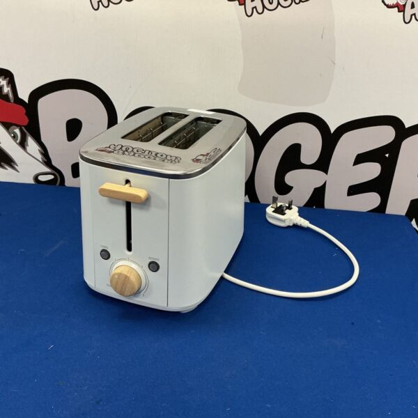 Vintage Globaltronics GT420 chrome toaster, retro kitchen appliance.