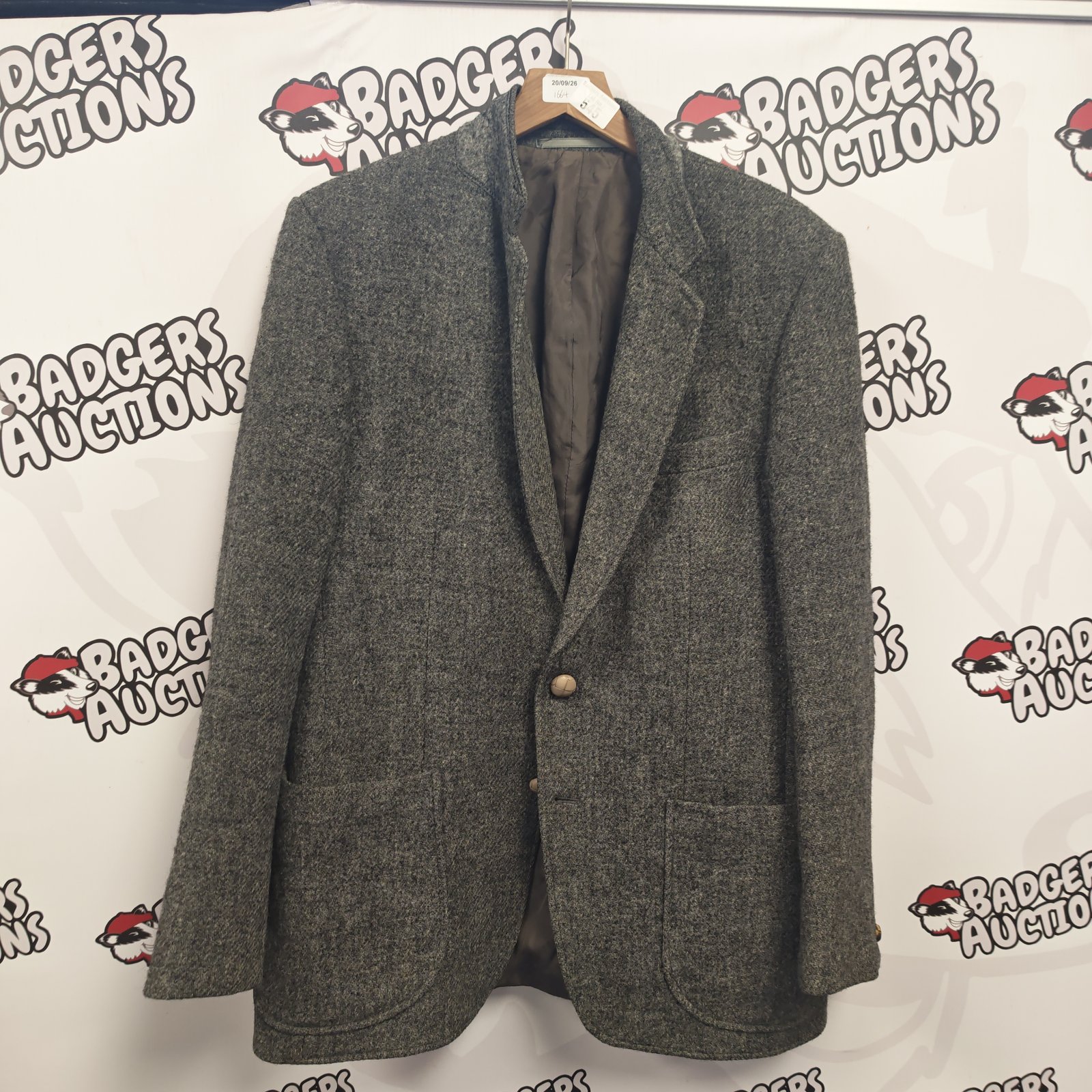 Genuine Harris Tweed jacket, size M/L, classic country style.