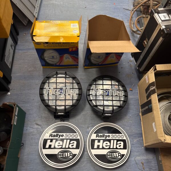 Hella Rallye 3000 spotlights pair with original boxes and covers.