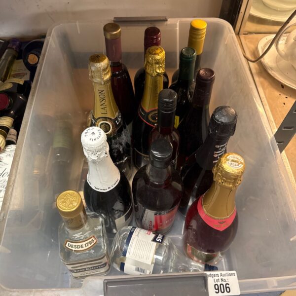 Mixed lot of house clearance alcohol including Lanson champagne.