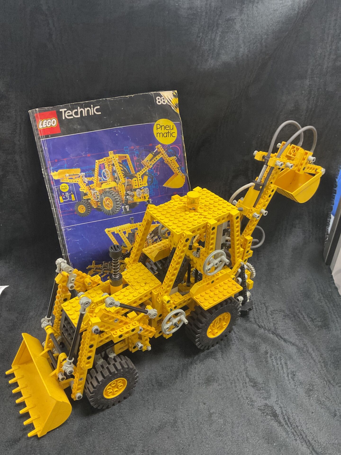 360 Lego Technic 8862 Pneumatic Jcb With Back Hoe Working With Instructions