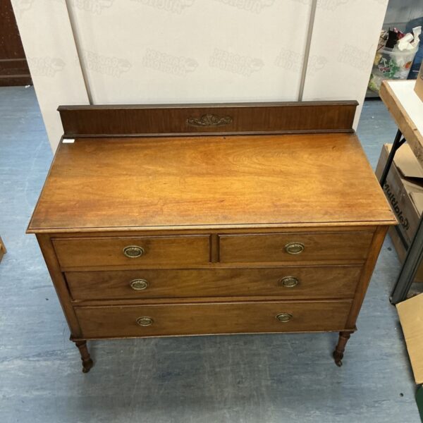 Oak Chest of Drawers