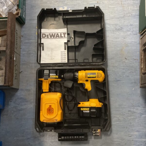 DeWalt 14.4V cordless drill kit