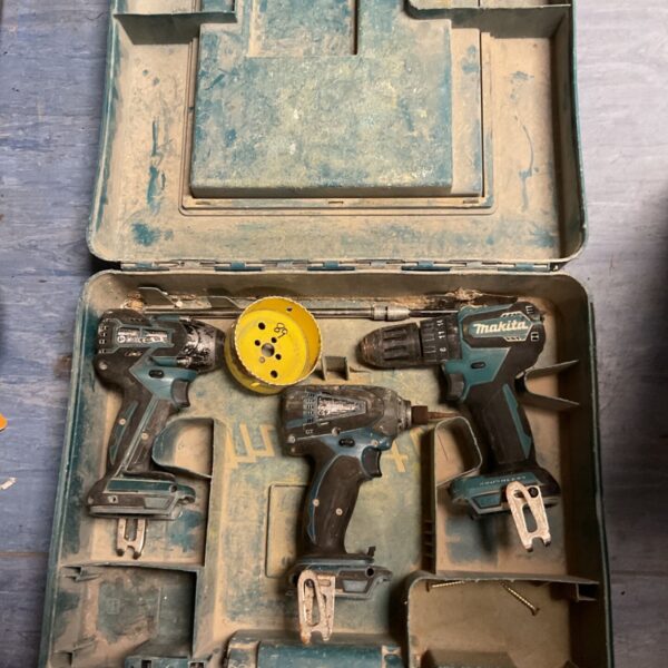 Makita cordless power 3 drill set in case no batteries