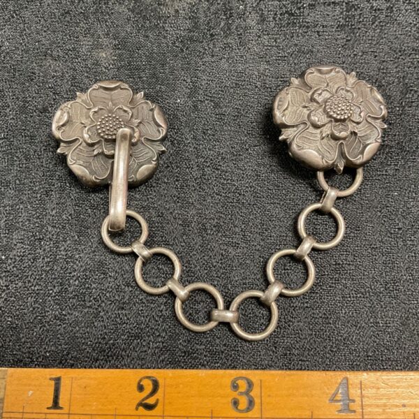 Hallmarked Sterling Silver Cape Clasp Chain With Rose Ends 33.56g