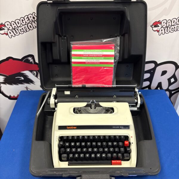 Brother Deluxe 1613 Manual Typewriter