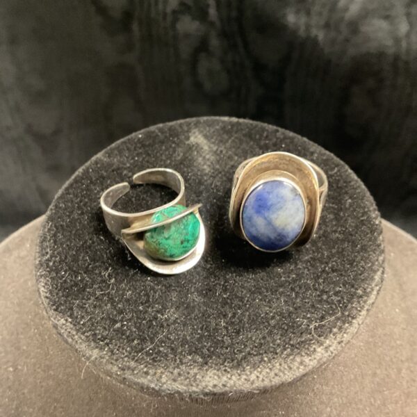 Two 935 Silver Adjustable rings one set with green malachite the other blue lapis 12.4g gross