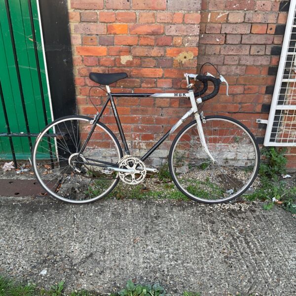 Vintage MBK Minstrel bicycle side view for restoration.