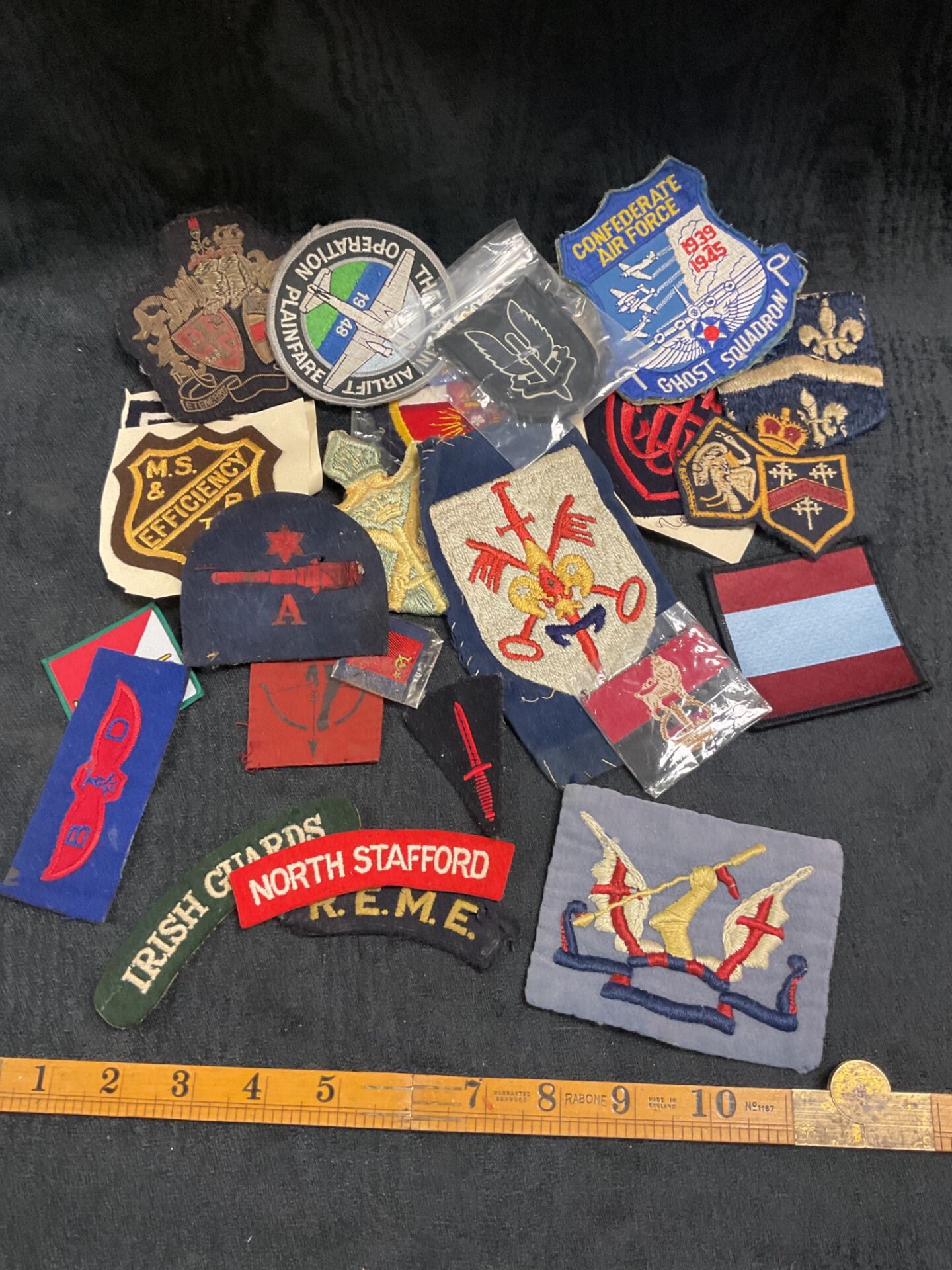 797 Tub of assorted Cloth military Formation, regiment and other badges