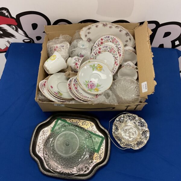 Mixed china lot featuring Windsor Spring Meadow pieces.