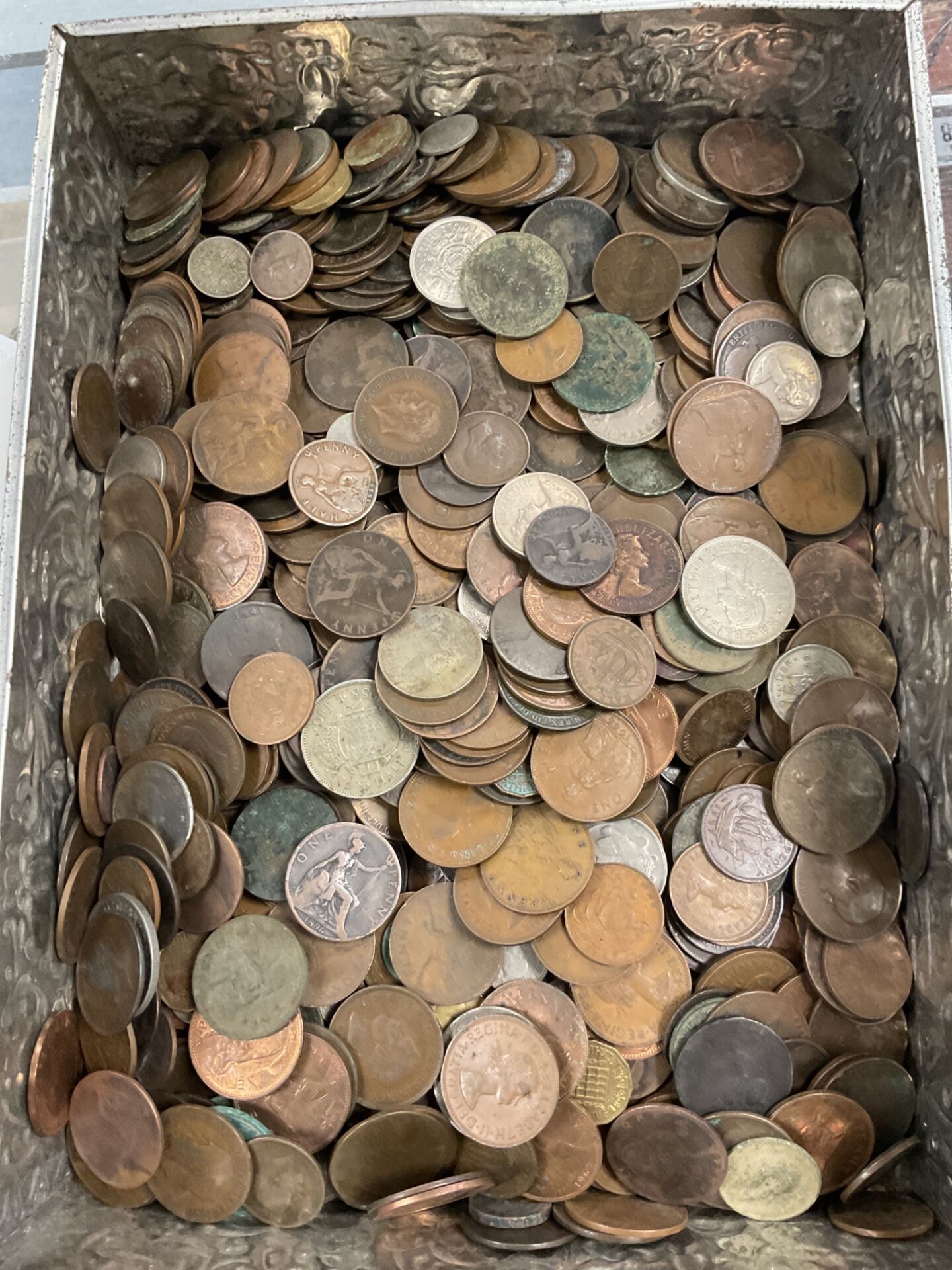 860 5.9 Kilo Mixed Mostly copper coins