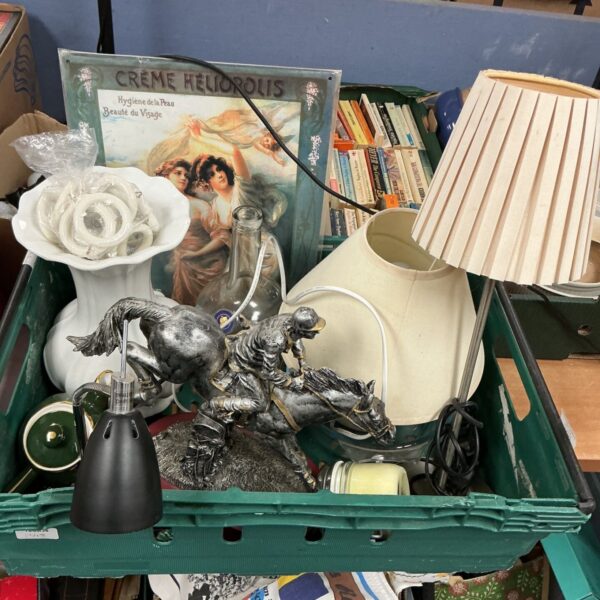 Mixed lot of vintage collectibles including a show jumper figure.