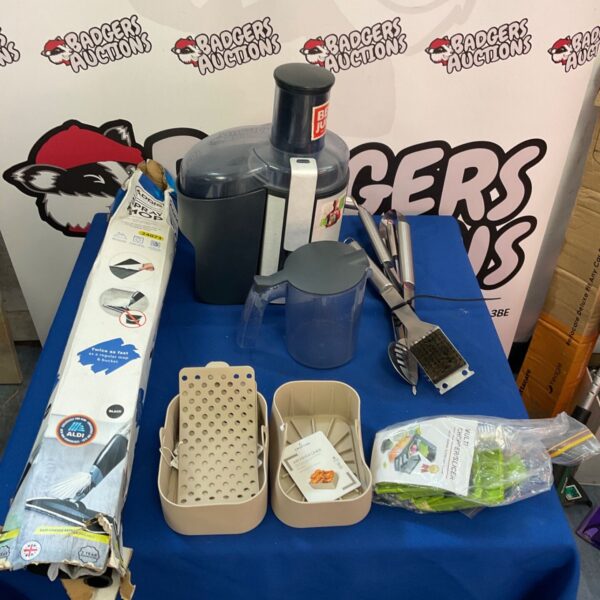 Mixed lot of household items including a juicer in a box.