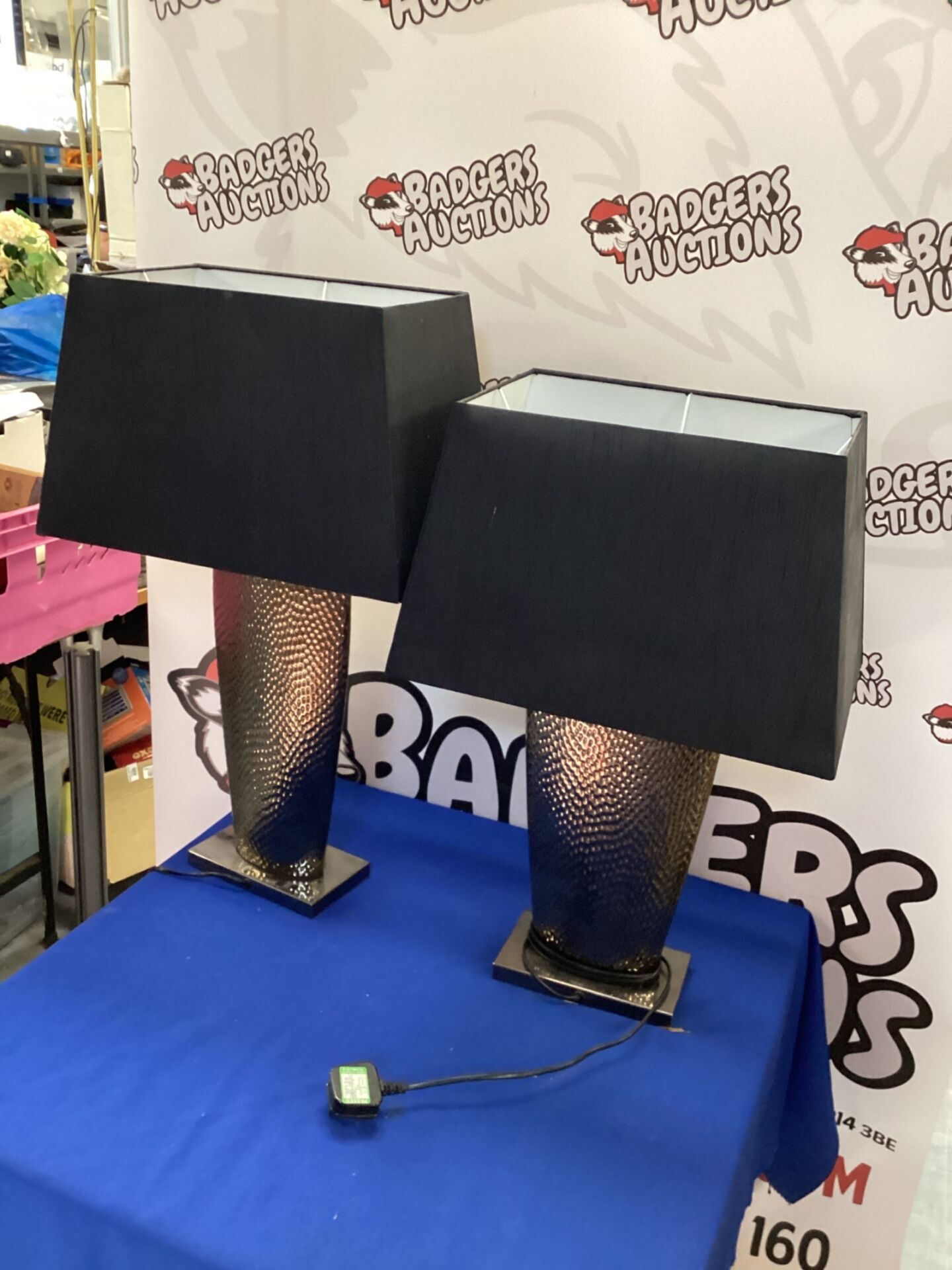 647 Two modern design table lamps