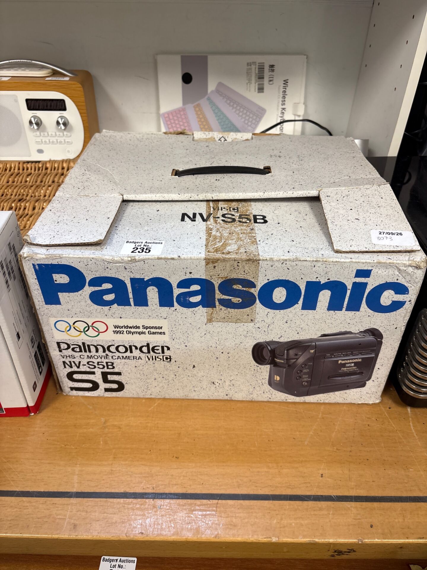 235 Panasonic palmcorder VHS – C movie camera and V – S5BS5