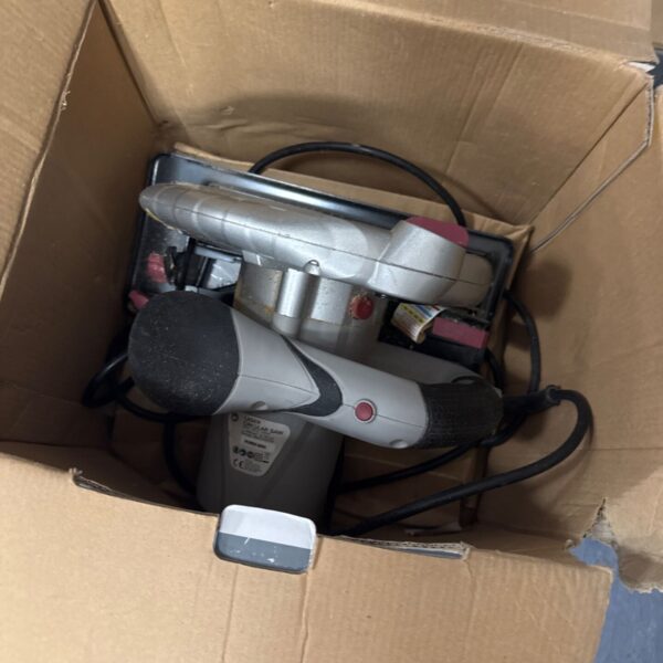 Performance Power 1400w circular saw in used condition.