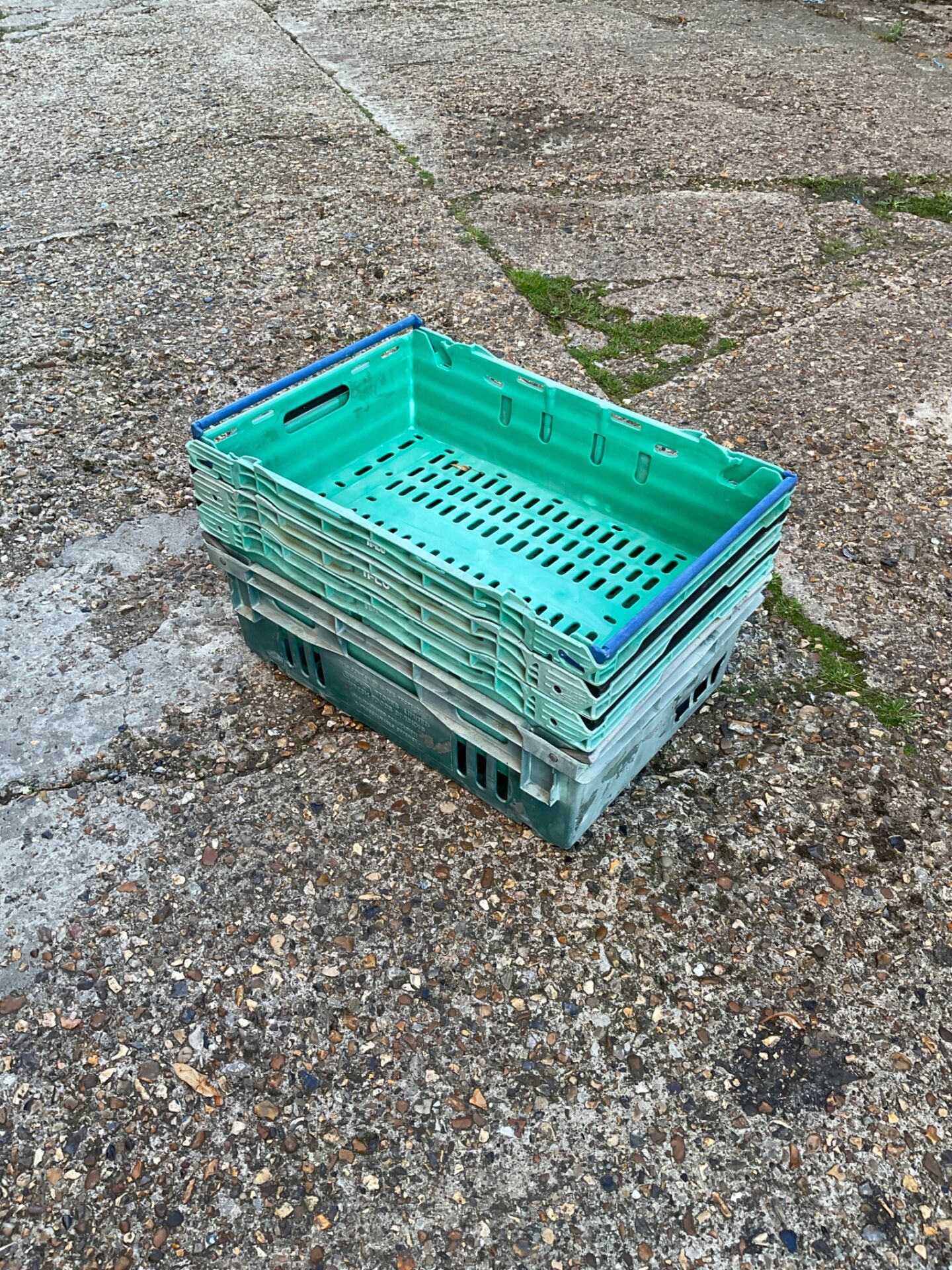 1412 Set of storage crates