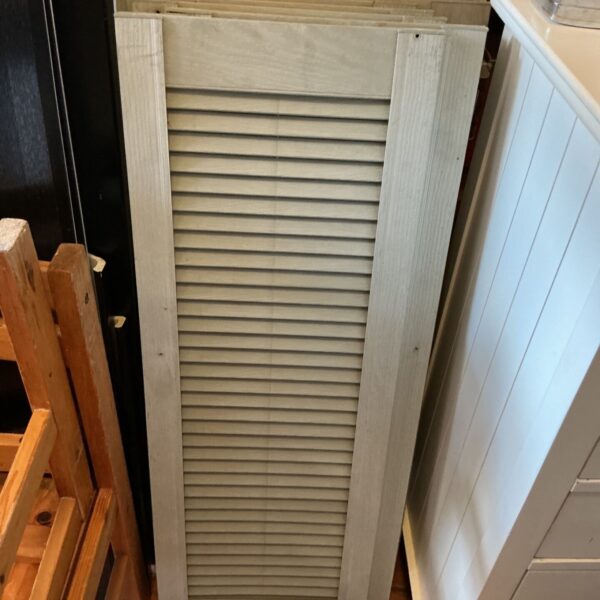 Lot of eight plastic window shutters for exterior use.