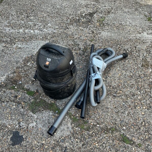 Used Ponted vacuum cleaner with hose and attachments.