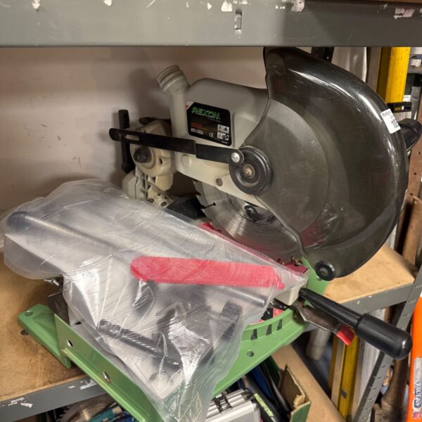 Rexon MS10RA chop saw in used condition with accessories.