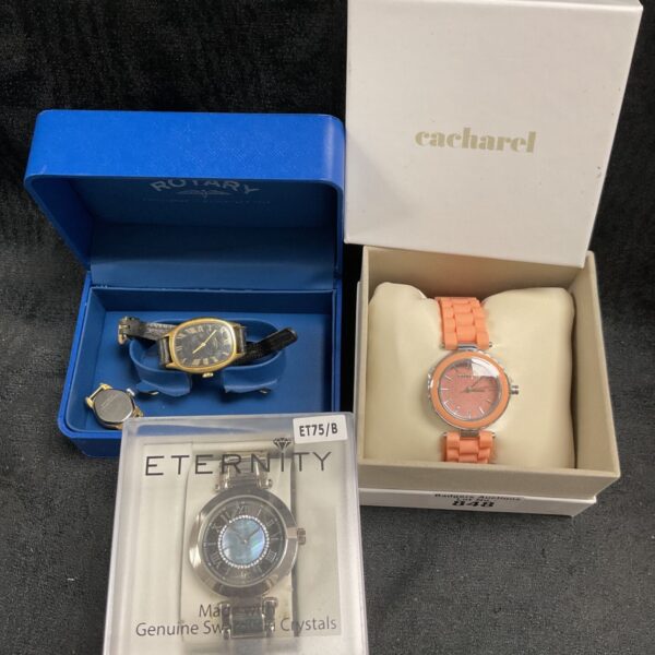 Ladies Rotary ET25/B quartz wristwatch with gold bracelet.