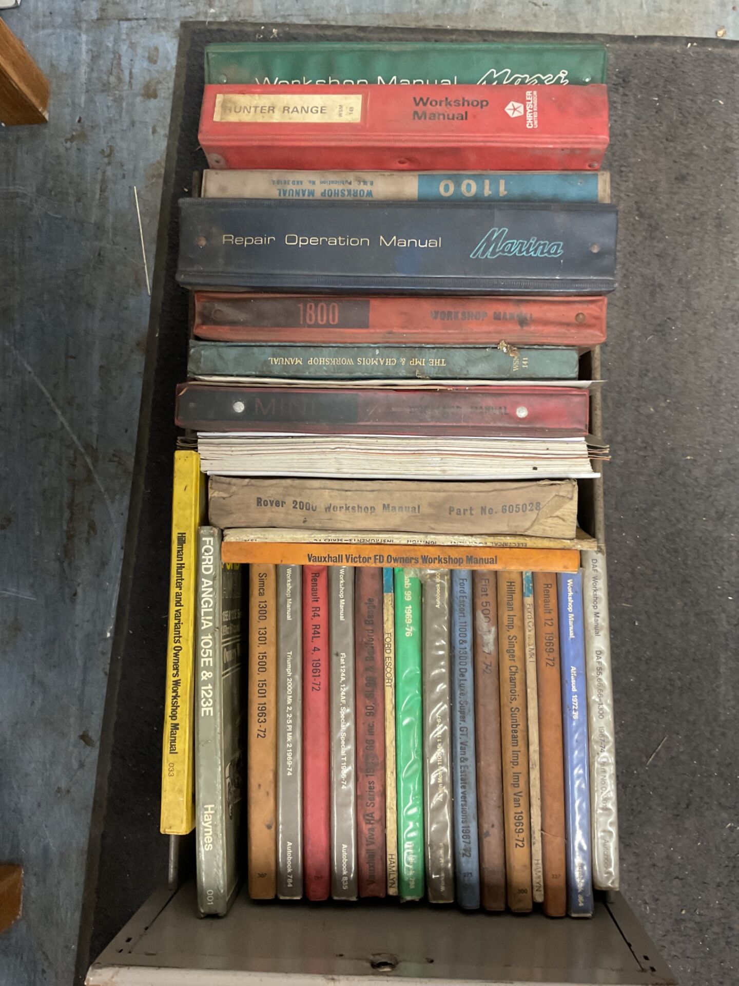 694 Tray of vintage and classic car workshop manuals