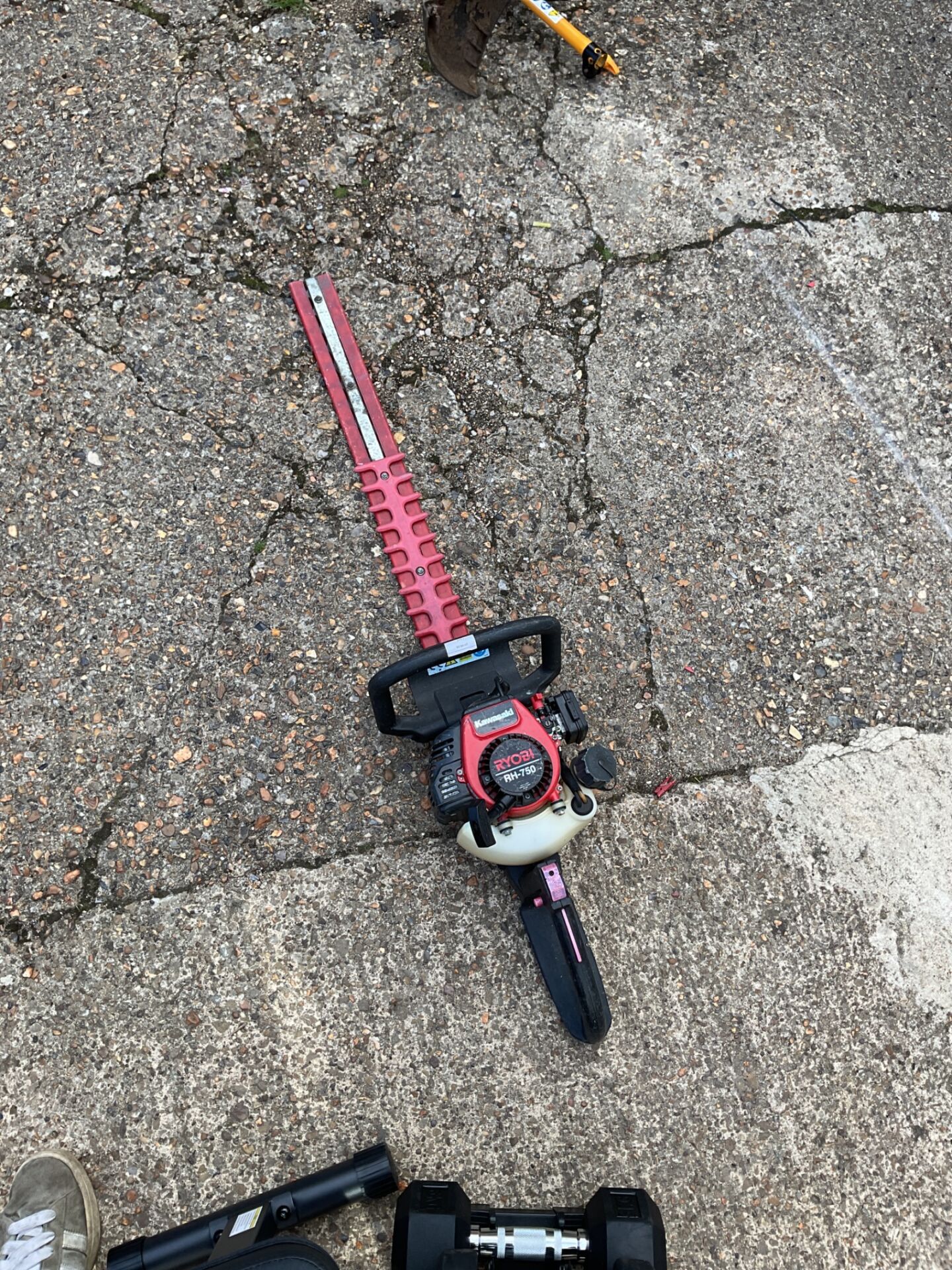 1204 Ryobi Pro RH-750 Hwdge Cutter