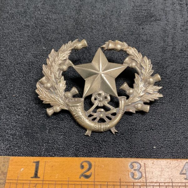 Antique Scottish Rifles glengarry badge, WW1 military insignia.