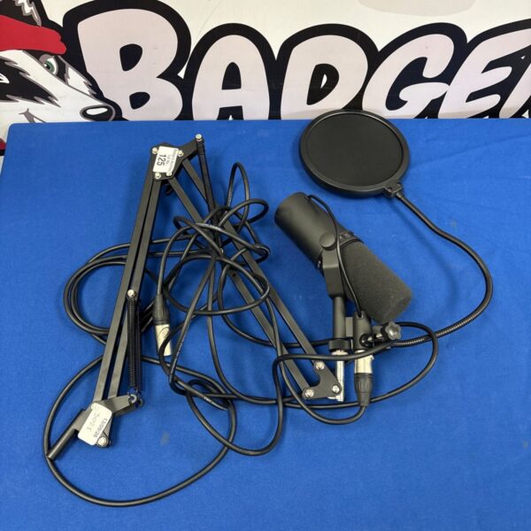 Shure SM7B microphone kit for podcasting and streaming.