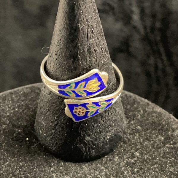 Vintage Siam silver ring with colourful floral enamel detailing.