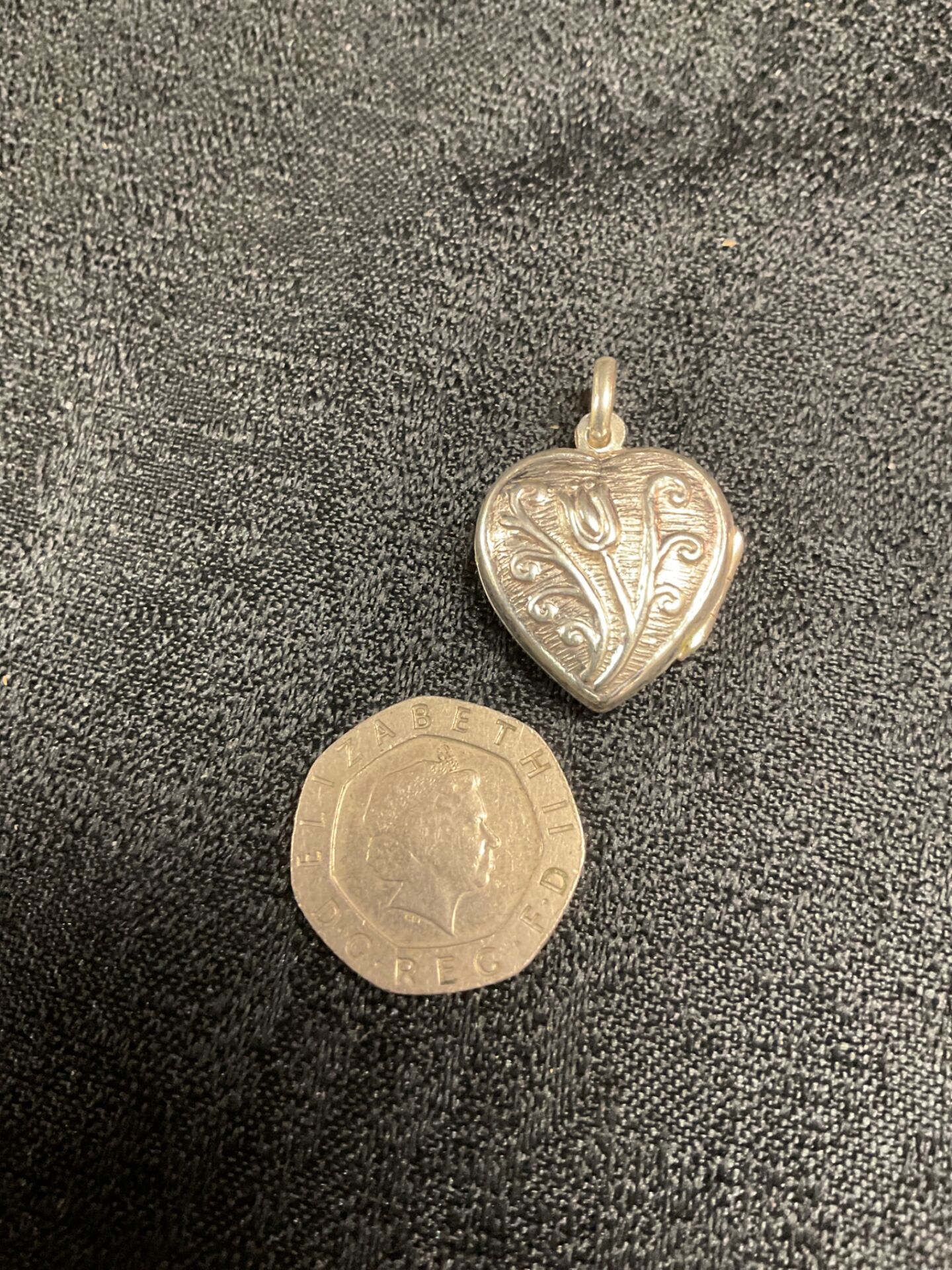 920 925 silver hinged heart locket