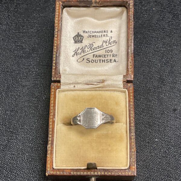 Vintage silver signet ring with Blanc Cartouch in leatherette box.
