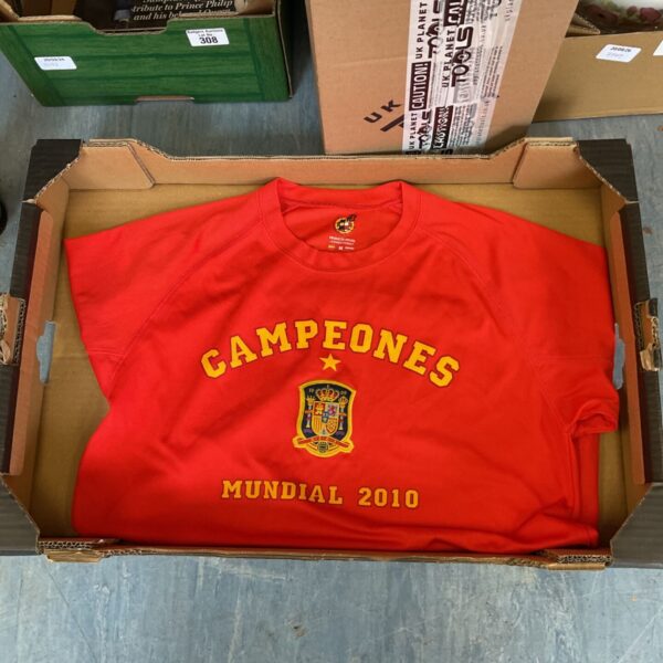 Official Spain 2010 football shirt, size M, World Cup winner.