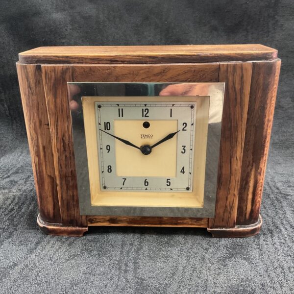 Front view of a vintage Temco Art Deco mantle clock.