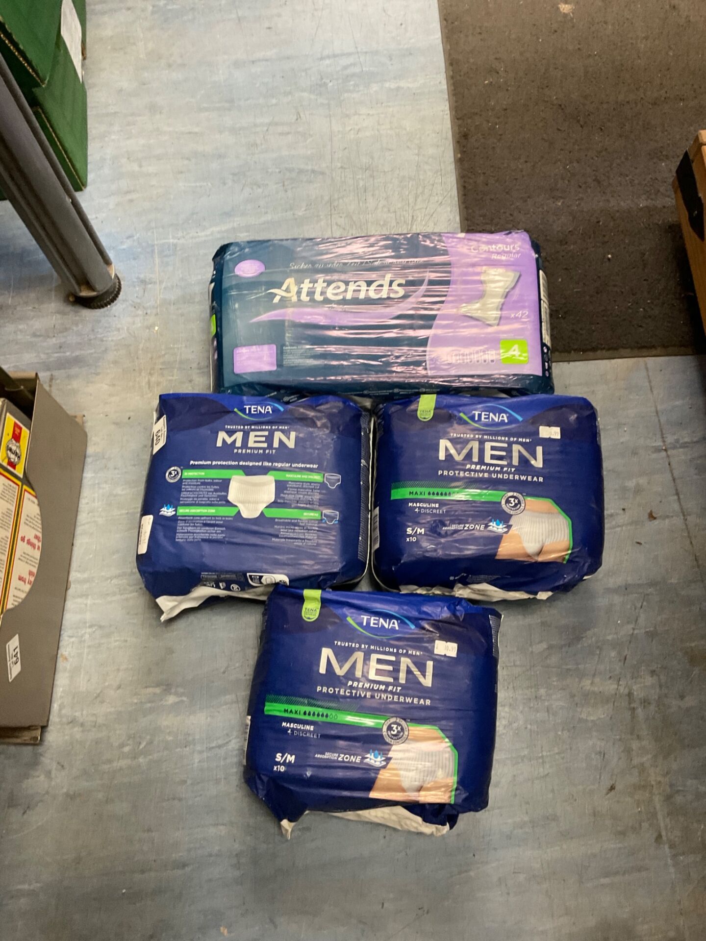 640 Tena for men pants X3 plus pads