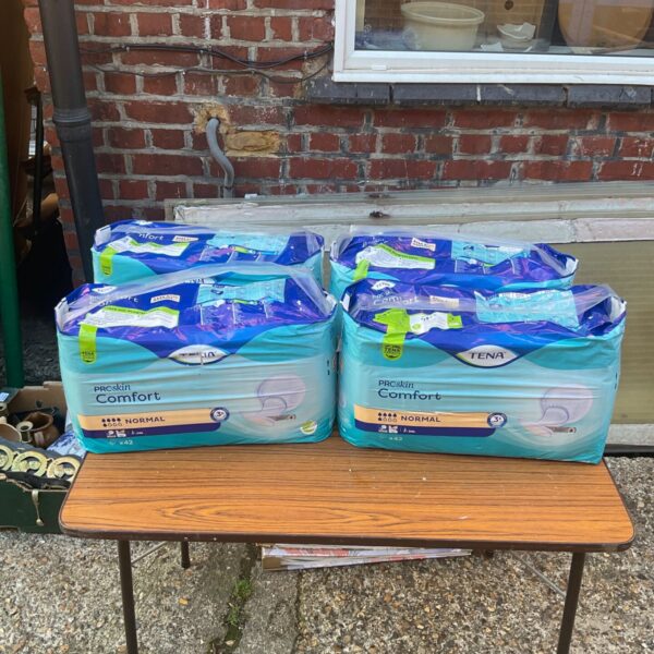 Sealed lot of Tena Proskin comfort pads for incontinence.