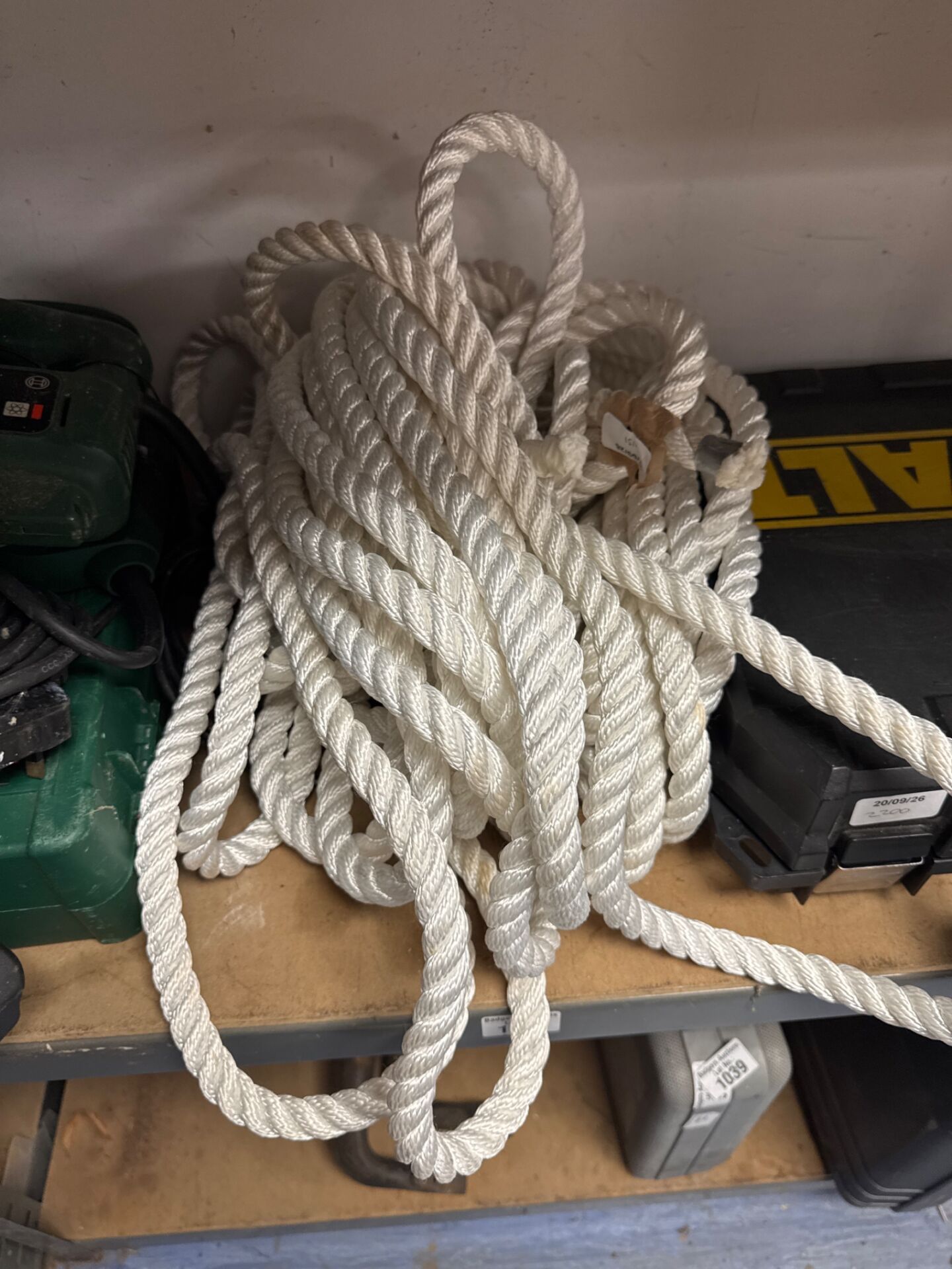 1036 Length of thick nylon rope