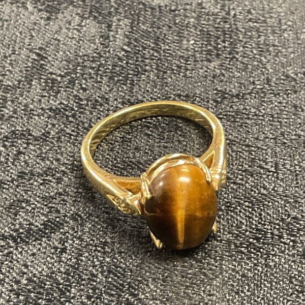 Large 9ct gold plated tigers eye ring, size Z.