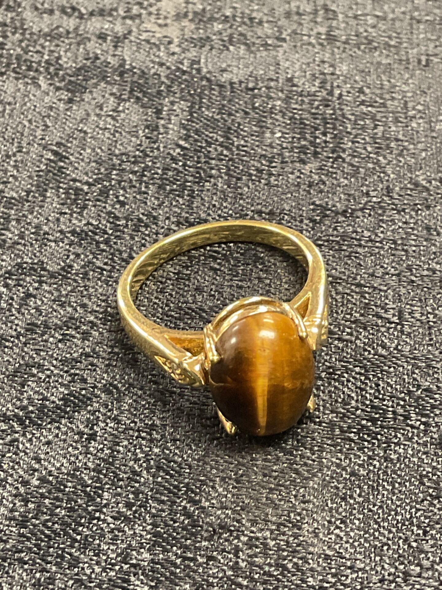 942 Large 9ct Gold Plated Tigers Eye Ring Size Z